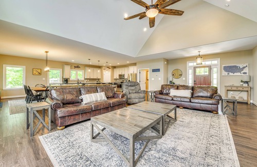 Bumpass House | Waterfront Lake Anna Home w/Dock, Beach & Kayaks!