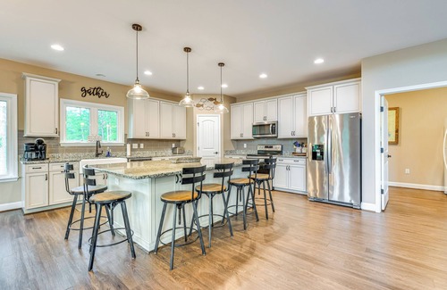 Bumpass House | Waterfront Lake Anna Home w/Dock, Beach & Kayaks!
