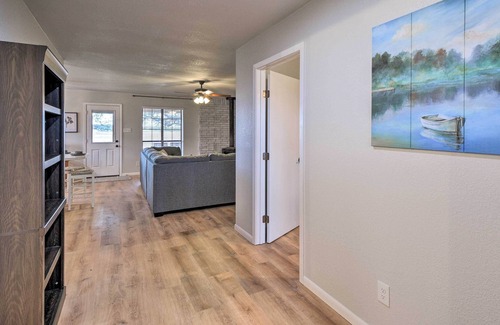 Lake Brownwood House | Waterfront Lake Brownwood Home w/ Hot Tub!