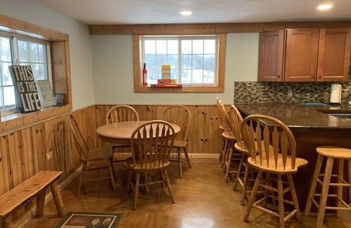 Unionville House | Waterfront Lake Cabin