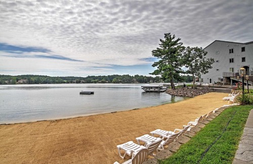 Lake Delton Apartment | Waterfront Lake Delton Condo with Pool and Spa Access!