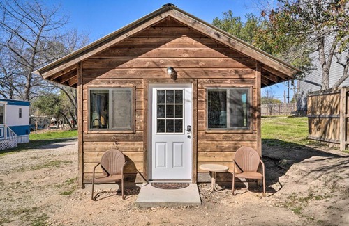 New Braunfels Apartment | Waterfront Lake Dunlap Studio Cabin with Dock