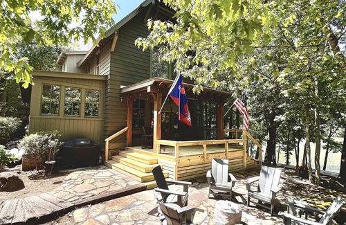Crane Hill House | Waterfront lake house with panoramic views on Smith Lake