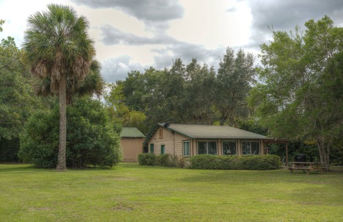 Fort McCoy Cottage | Waterfront Lake Kerr Cottage- Jones