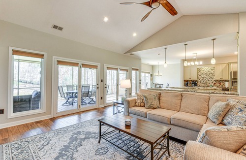 Terrell House | Waterfront Lake Norman Retreat w/Dock + Hot Tub!