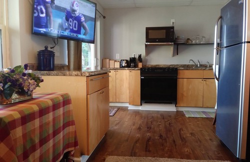 Terrell Apartment | WATERFRONT: LAKE NORMAN Couples Hideaway