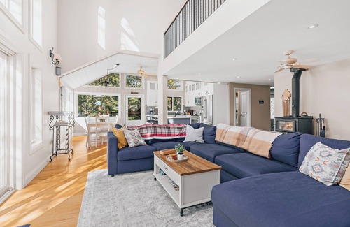 Lake of Bays Cottage | Waterfront Lake of Bays Cottage w/Sauna, Kayaks, BBQ, A/C
