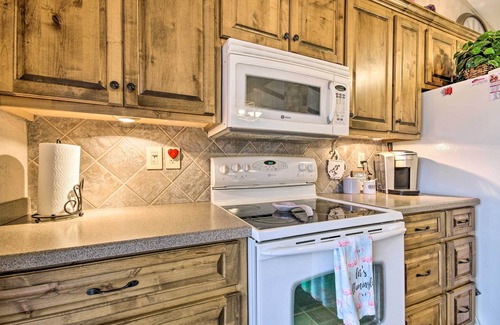 Lake Ozark House | Waterfront Lake Ozark Home w/Deck & Grill!