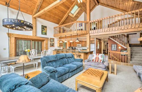 Lake Tomahawk House | Waterfront Lake Tomahawk Cabin with Game Room!