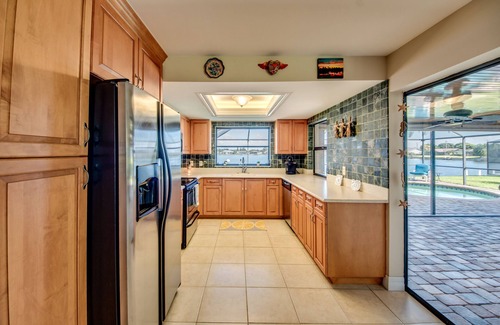 Pelican House | Waterfront/Lakefront Dream Vacation!