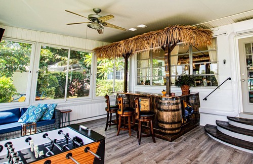 Winter Haven House | Waterfront Lakehouse, Private Dock, Tiki Bar, Playground, Near Legoland | Lake Idylwild Delight