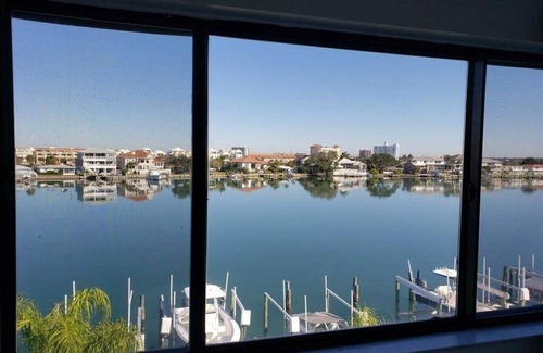 Clearwater Beach Condo | Waterfront large condo on Clearwater Beach, 2Bedrooms, walking distance to beach