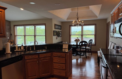 Crestline House | Waterfront large house with 2 outdoor living spaces on 40 acres with Winery.