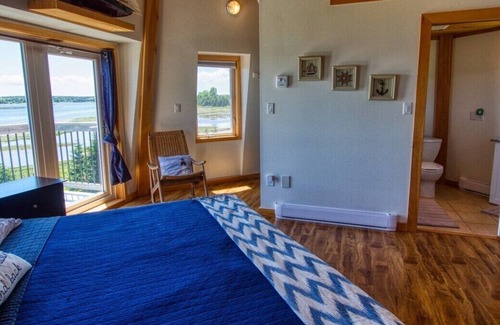Cymbria House | Waterfront lighthouse w/ private access to shore