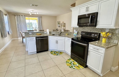 Buena Ventura Lakes House | Waterfront listing close to MCO, USTA, Disney, Universal, and Sea World!