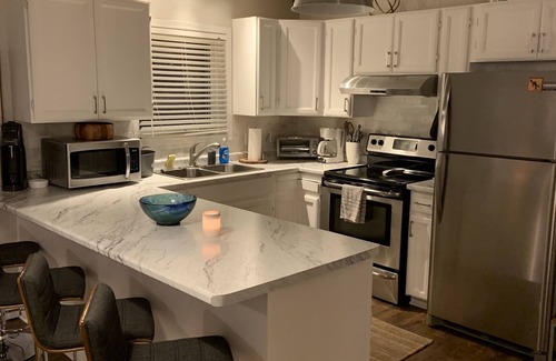 Barrie House | Waterfront living in fully renovated lakehouse