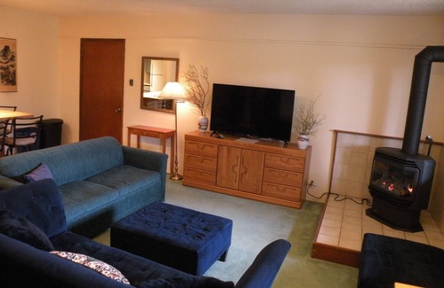 Ames Lake House | Waterfront living on a quiet lake. Pet Friendly.