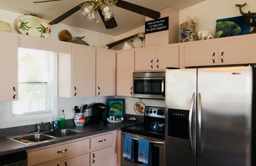 Crystal River House | Waterfront location! Halfway between downtown and the Gulf