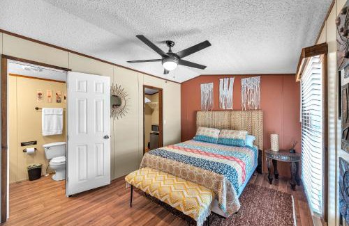 Kingston Cabin | Waterfront Lodge by The Lodges at Fossil Creek