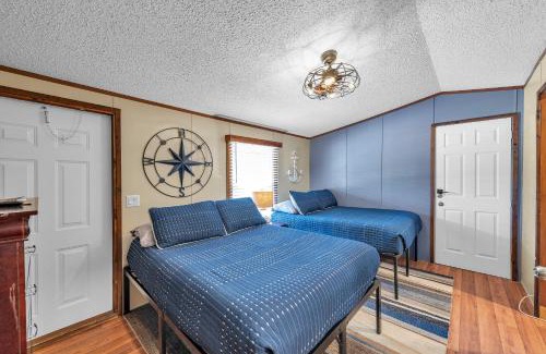 Kingston Cabin | Waterfront Lodge by The Lodges at Fossil Creek