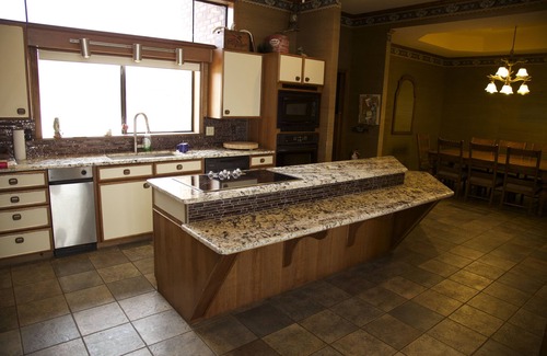 Alba House | Waterfront Lodge on Lake Fork