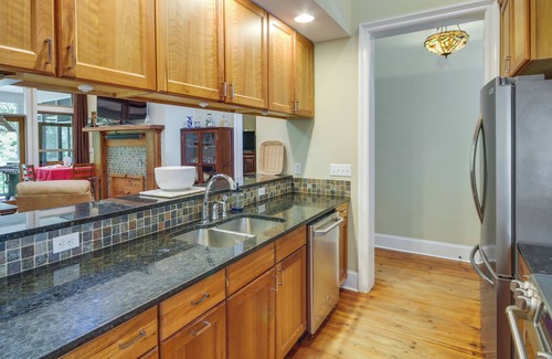 Fluker Cottage | Waterfront Loranger Cottage: Hot Tub, Deck & Grill