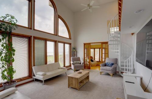 Luna Pier House | Waterfront Luna Pier Home 14 Mi to Downtown Toledo
