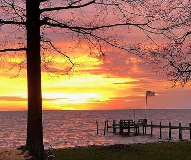 North Beach House | Waterfront Lux Cottage With Amazing Views Near DC
