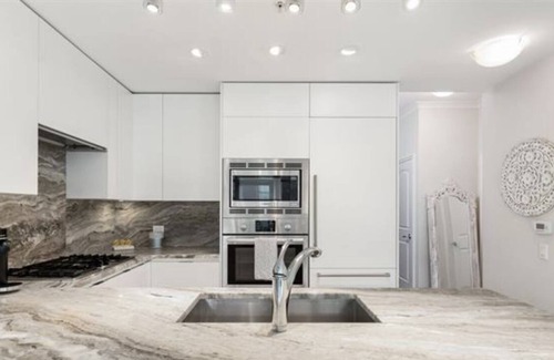 Lower Lonsdale Apartment | Waterfront luxury living in the heart of North Vancouver