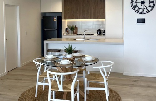 Shell Cove Apartment | Waterfront Luxury 2 bedroom apr-Shellcove