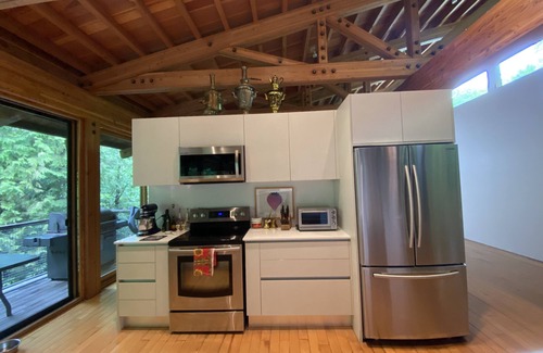 Tiny Cottage | Waterfront Luxury 5 bedroom Georgian Bay Cottage