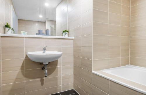The Docks Apartment | Waterfront Luxury Apartment