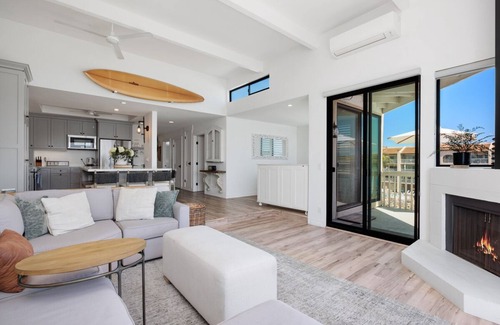 Carlsbad Apartment | Waterfront Luxury Condo - Relaxing Escape