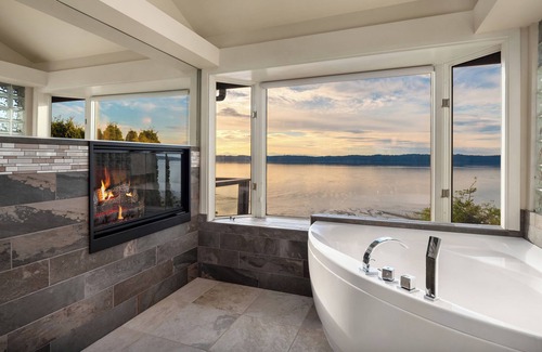 Federal Way House | Waterfront Luxury Home with great sunset. Orca, Dolphin,Eagle and bird watching