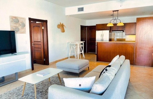 Maho Apartment | Waterfront luxury apartment in Porto Cupecoy