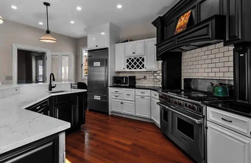 Tiverton House | Waterfront Luxury Victorian Near Newport with Stunning Views
