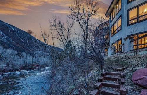 Basalt House | Waterfront Luxury Villa Near Aspen