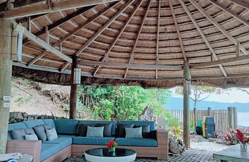 Anilao House | Waterfront/main house /2 cabins, living/dining room,fully staffed, pet friendly