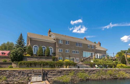 Beloeil Villa | Waterfront Mansion with River & Mountain View, 40 Minutes from Montreal
