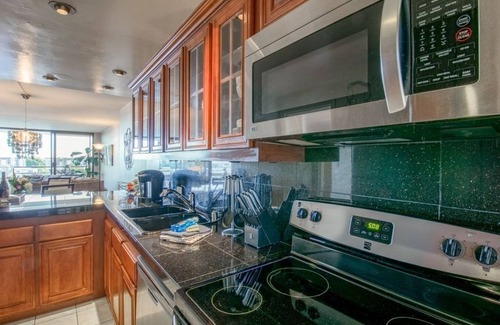 Marina del Rey Condo | Waterfront Marina Del Rey Condo, Gorgeous Views! Walk to Beach | Gym, 3 Pools