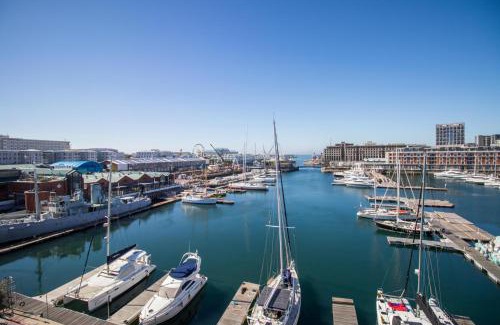 Victoria and Alfred Waterfront Apartment | Waterfront Marina 2 Bedroom Yacht View