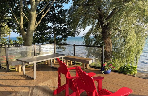 Selkirk Cottage | Waterfront Modern Cozy 3-bedroom Entire Cottage
