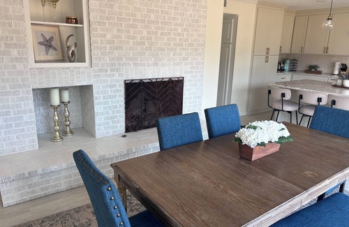 Flowood House | Waterfront Modern Reservoir Retreat with boat dock & fishing pier, Pet Friendly