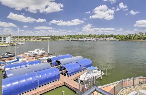 Montgomery Condo | Waterfront Montgomery Condo w/ Community Pool