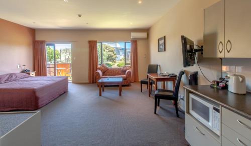 Blenheim Hotel | Waterfront motel