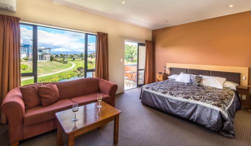 Blenheim Hotel | Waterfront motel