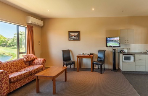 Blenheim Hotel | Waterfront Motels