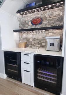Waterfront Apartment | WATERFRONT NEW LISTNG - 8 SOUTH QUAY -