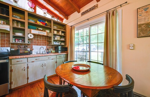 Cub Run House | Waterfront Nolin Lake Gem: Guest House & Balcony