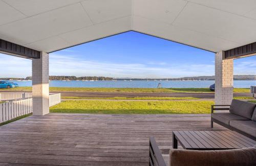Omokoroa House | Waterfront Oasis - Omokoroa Holiday Home
